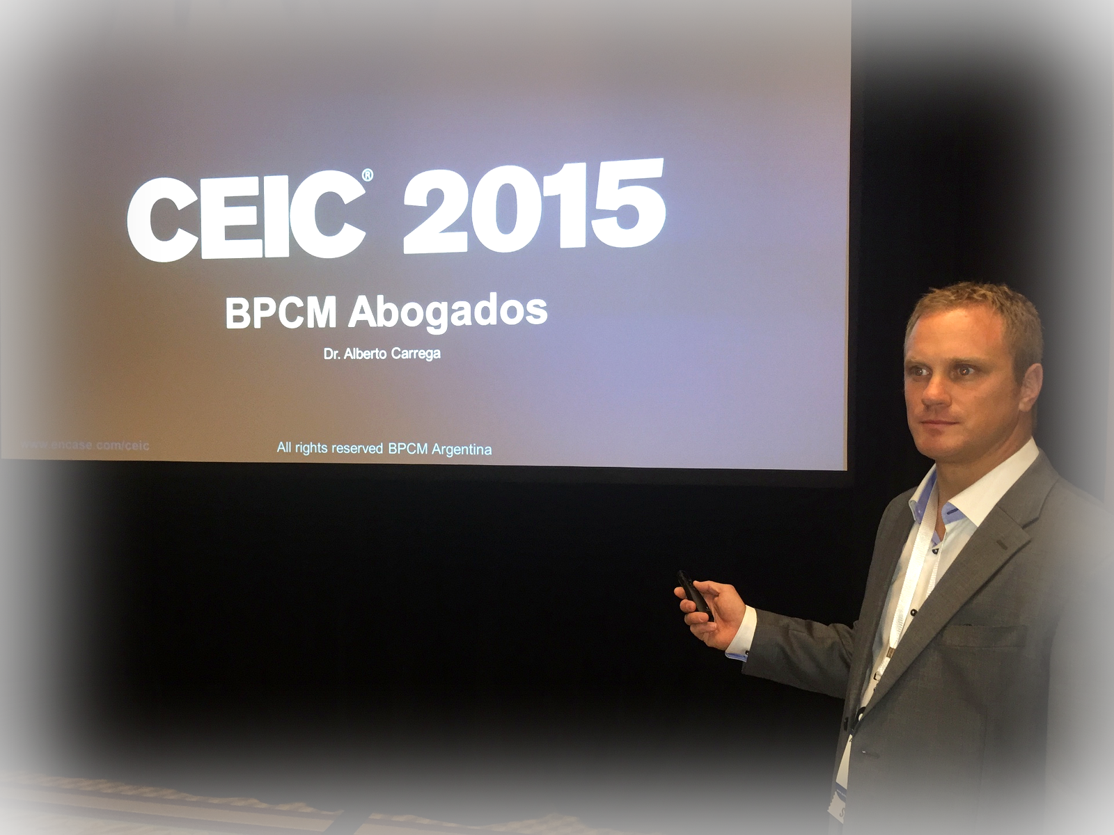 Dr. Alberto Cárrega exponiendo en CEIC 2015